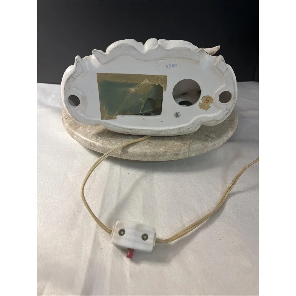 Ardalt/Sankyo Music Box Electrical Lamp Light Victorian Courting Couple Works